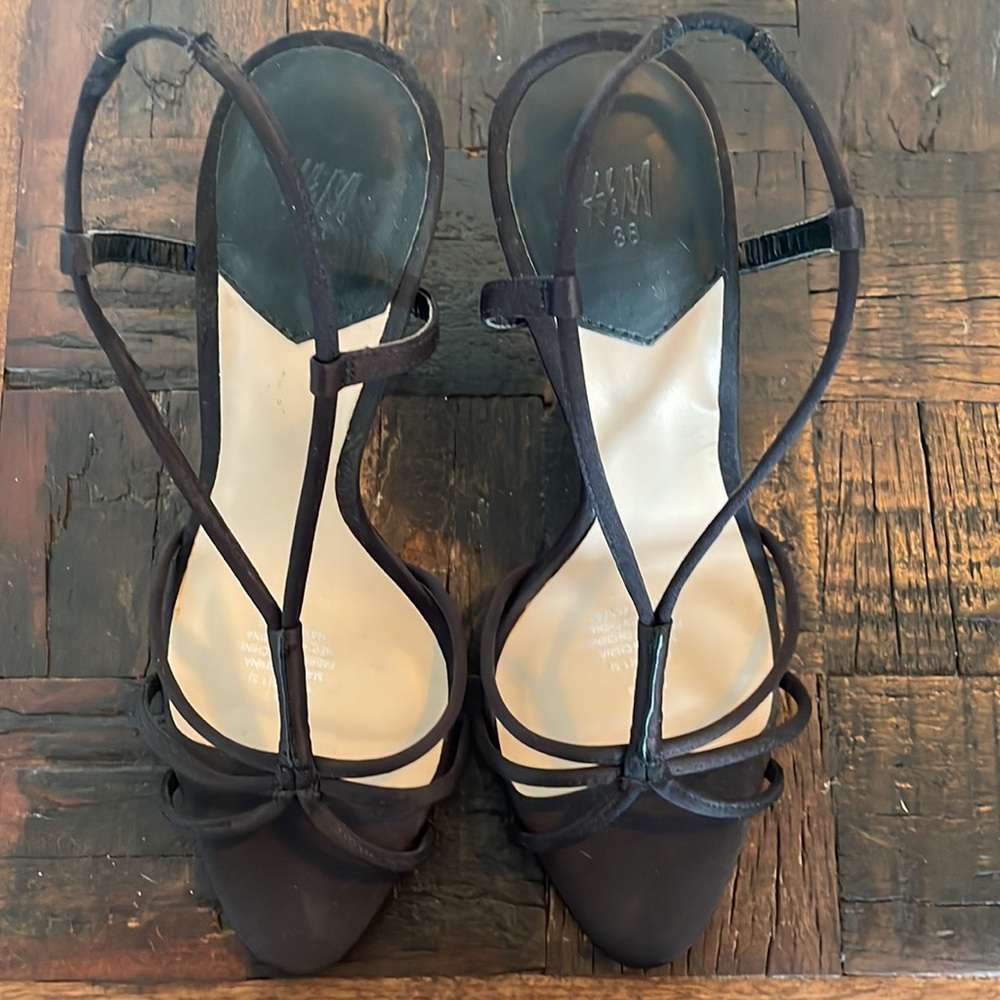H&M Black Sandals Size 7